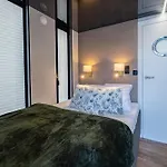 Energyapart Aqua Na Wodzie Houseboat Apartman *