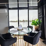 Energyapart Aqua Na Wodzie Houseboat Štetín