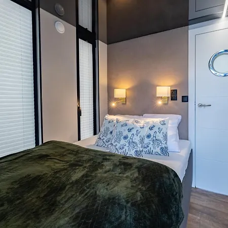 Energyapart Aqua Na Wodzie Houseboat Apartment *