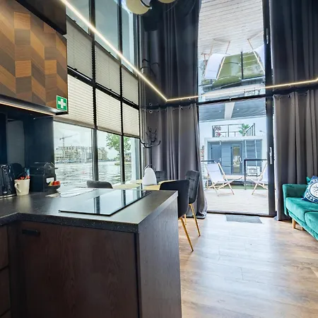Apartment Energyapart Aqua Na Wodzie Houseboat Szczecin